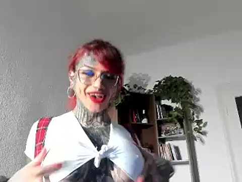 Snapshot of tamarapervert chatting on January 10, 3:48 pm tamarapervert online show from January 10, 3:48 pm