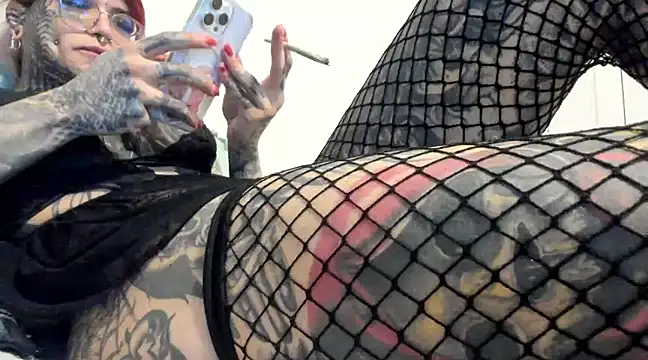 Snapshot of tamarapervert chatting on January 20, 9:43 pm tamarapervert online show from January 20, 9:43 pm