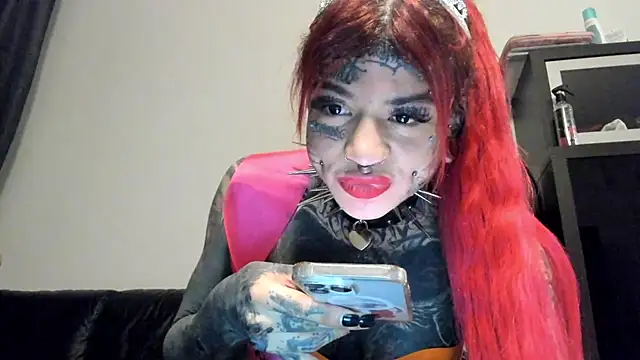 Snapshot of tamarapervert chatting on February 13, 5:01 pm tamarapervert online show from February 13, 5:01 pm