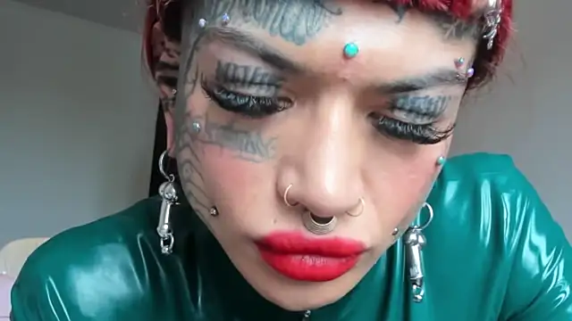 Snapshot of tamarapervert chatting on October 12, 2:05 pm tamarapervert online show from October 12, 2:05 pm