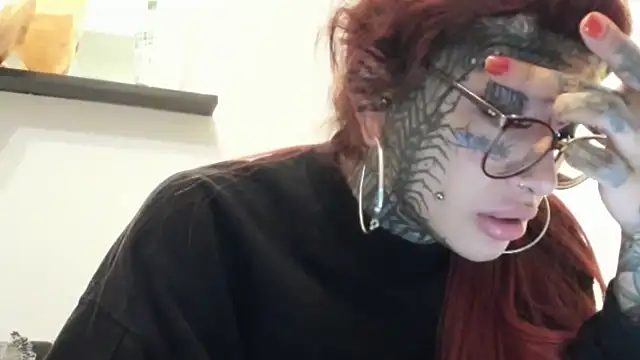 Snapshot of tamarapervert chatting on November 15, 10:26 pm tamarapervert online show from November 15, 10:26 pm