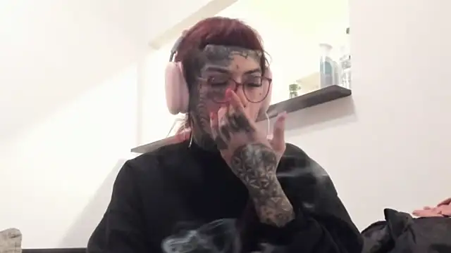 Snapshot of tamarapervert chatting on November 19, 6:30 pm tamarapervert online show from November 19, 6:30 pm