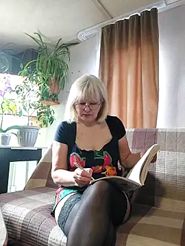 IrmaRose online show from October 2, 5:03 am