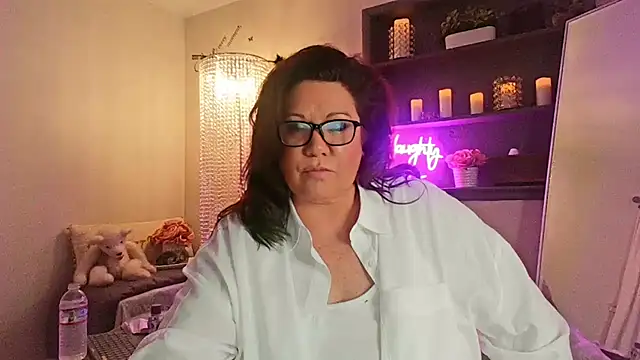 suckmybig titties online show from February 1, 9:32 am