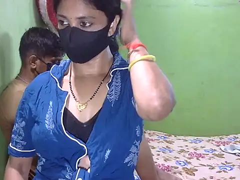 Snapshot of Indian_Horny_Wife chatting on May 23, 12:20 pm Indian Horny Wife online show from May 23, 12:20 pm