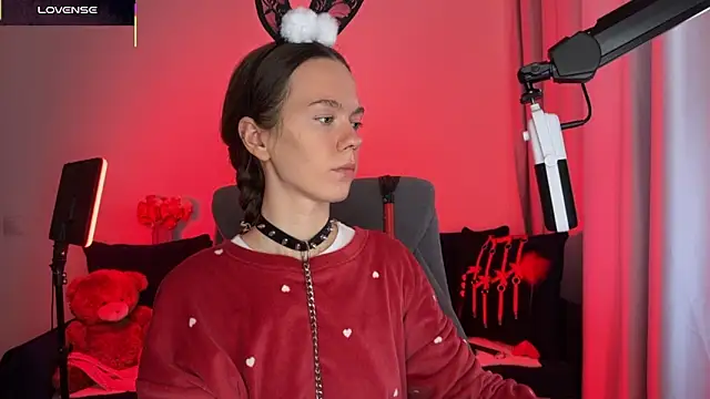 DivineBite online show from September 24, 2:09 pm