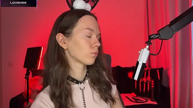 DivineBite online show from October 6, 1:30 pm