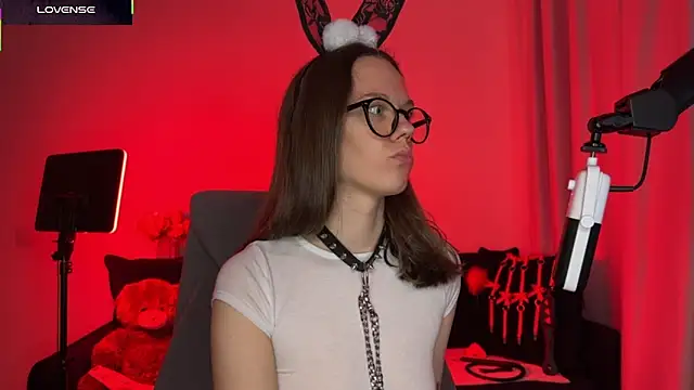 DivineBite online show from October 17, 5:15 pm