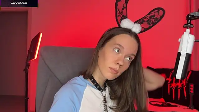 DivineBite online show from November 13, 3:55 pm