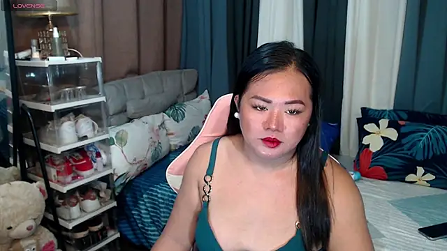 Snapshot of MagnificatMistress chatting on December 4, 7:23 pm MagnificatMistress online show from December 4, 7:23 pm