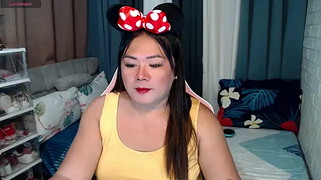 Snapshot of MagnificatMistress chatting on February 12, 5:26 am MagnificatMistress online show from February 12, 5:26 am