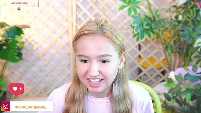 Snapshot of Pinkie_Princes chatting on October 26, 5:35 am Pinkie Princes online show from October 26, 5:35 am