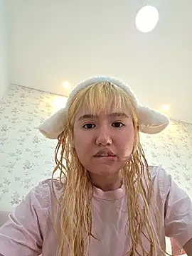 Snapshot of Pinkie_Princes chatting on December 13, 8:58 pm Pinkie Princes online show from December 13, 8:58 pm