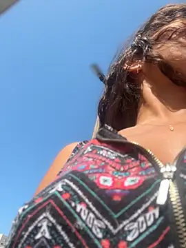 Snapshot of ROUSSH chatting on March 1, 7:27 pm ROUSSH online show from March 1, 7:27 pm