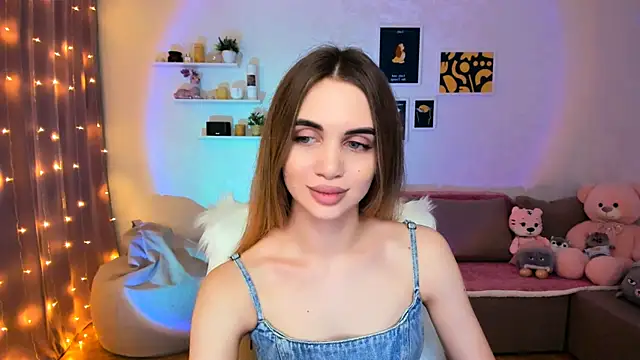 Snapshot of aPieceOfJoy chatting on December 22, 1:55 am aPieceOfJoy online show from December 22, 1:55 am