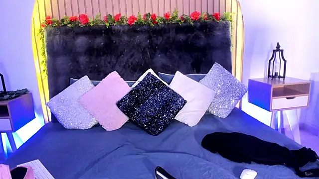 Karlagonzales  online show from February 12, 12:48 am