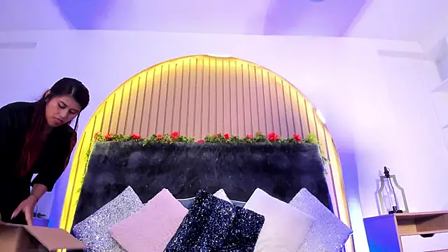 Karlagonzales  online show from February 22, 11:35 pm