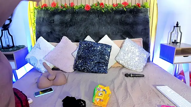 Karlagonzales  online show from February 25, 6:42 pm