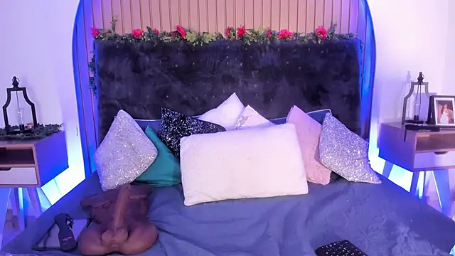Snapshot of Karlagonzales_ chatting on April 12, 8:08 am Karlagonzales online show from April 12, 8:08 am