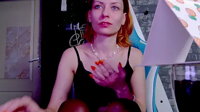 karo123421 online show from March 7, 8:22 pm