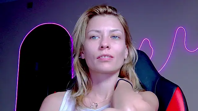 karo123421 online show from October 10, 8:19 pm