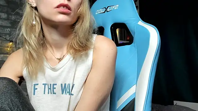 karo123421 online show from December 17, 9:10 pm