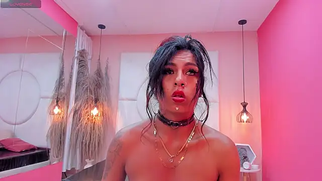 Snapshot of SilvanaCapelli chatting on February 17, 12:54 am SilvanaCapelli online show from February 17, 12:54 am