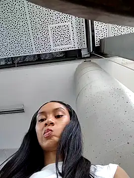 Leaberry online show from February 9, 6:12 pm