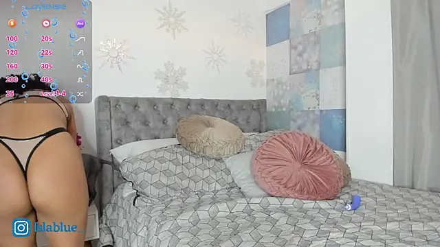 Snapshot of Kianna__ chatting on March 9, 1:42 am Kianna online show from March 9, 1:42 am