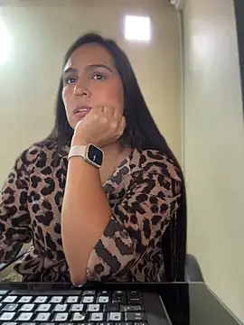 kendall 52 online show from May 14, 2:46 pm