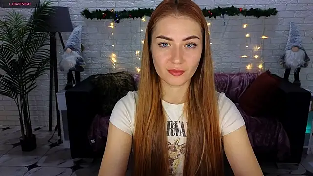 Adelyna Bird online show from December 12, 7:30 am