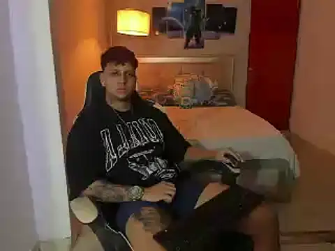 Jake simons online show from December 11, 1:49 pm