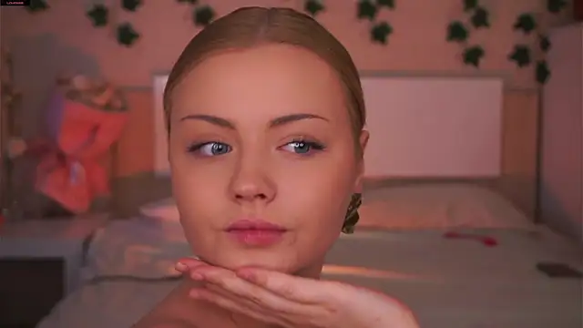 missbeatriss online show from October 20, 11:32 am