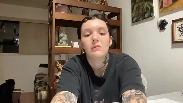 Snapshot of SweetMaisie chatting on September 28, 3:34 am SweetMaisie online show from September 28, 3:34 am