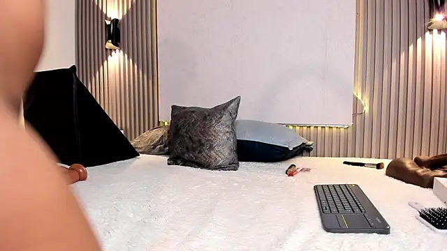 Snapshot of Zafiiraa chatting on February 20, 6:24 pm Zafiiraa online show from February 20, 6:24 pm