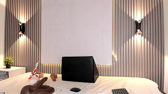 Snapshot of Zafiiraa chatting on February 25, 1:20 am Zafiiraa online show from February 25, 1:20 am