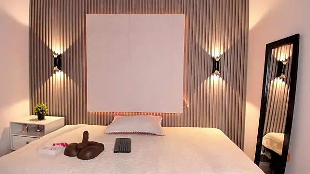 Snapshot of Zafiiraa chatting on March 5, 12:33 pm Zafiiraa online show from March 5, 12:33 pm