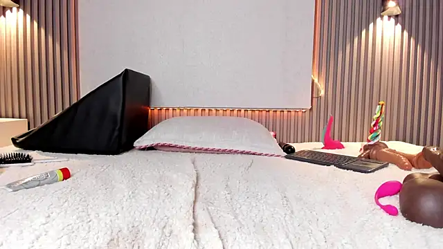 Snapshot of Zafiiraa chatting on March 10, 6:34 pm Zafiiraa online show from March 10, 6:34 pm