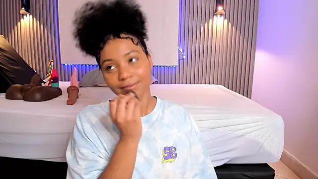 Snapshot of Zafiiraa chatting on March 20, 12:00 pm Zafiiraa online show from March 20, 12:00 pm