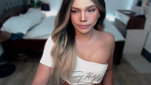 liaa lurrecams online show from November 11, 6:19 pm