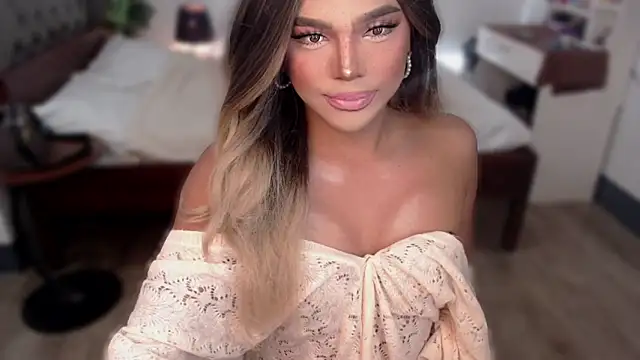 liaa lurrecams online show from June 13, 6:22 am