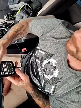 Snapshot of J-Dubb chatting on November 17, 8:36 pm J-Dubb online show from November 17, 8:36 pm