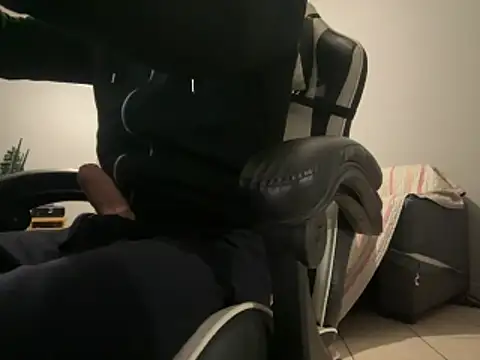 simoninside25 online show from December 15, 8:24 pm