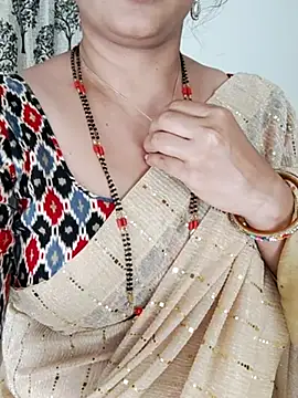 Snapshot of Indian_desi_wife chatting on July 4, 4:13 pm Indian desi wife online show from July 4, 4:13 pm