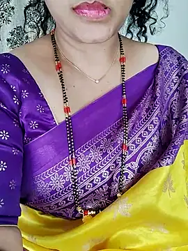 Snapshot of Indian_desi_wife chatting on July 5, 4:47 pm Indian desi wife online show from July 5, 4:47 pm