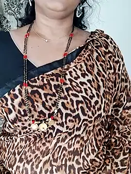 Snapshot of Indian_desi_wife chatting on July 14, 4:02 pm Indian desi wife online show from July 14, 4:02 pm