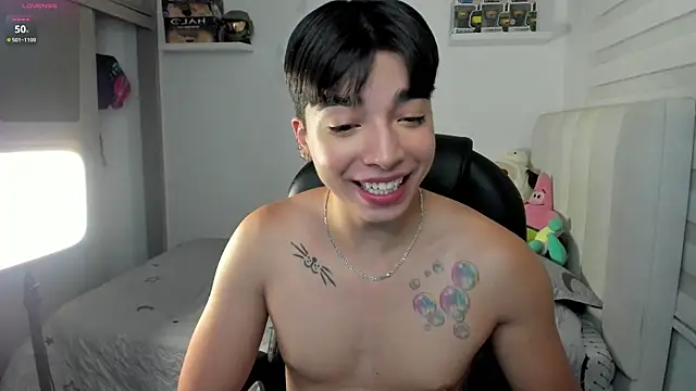 santy7v7 online show from December 2, 1:28 pm