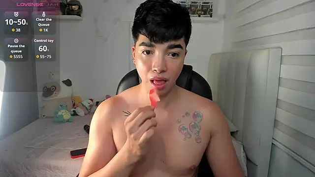 santy7v7 online show from July 30, 8:08 pm