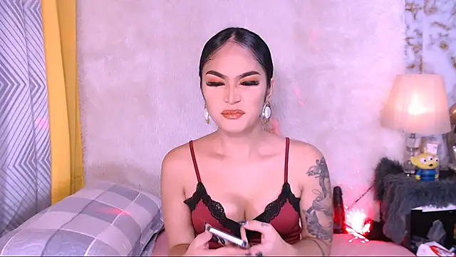 Oriental Tiara online show from January 23, 1:35 pm