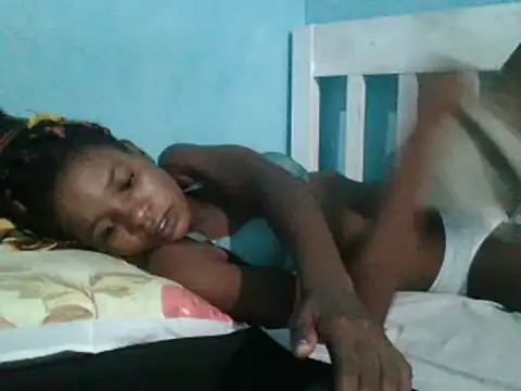 sweetchic  online show from February 11, 2:03 am